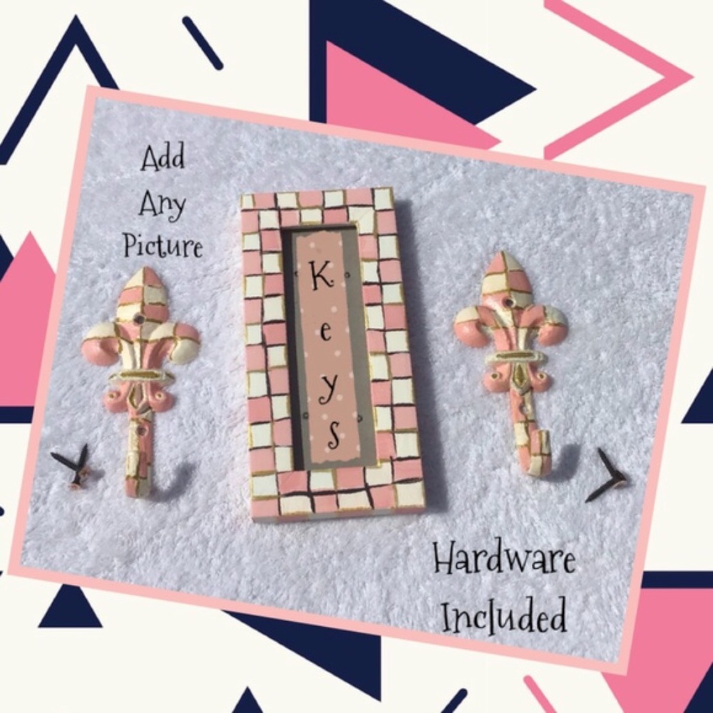 Shabby Chic Hand Painted Frame & Hooks - Picture 3 of 5